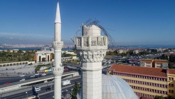 ekrem-imamoglu-depremde-hasar-goren-avcilardaki-caminin-yapini-veto-etti-vatandaslardan-ibb-yonetimine-protest-1665170260172.jpg Ekrem İmamoğlu, depremde hasar gören Avcılar'daki caminin yapını veto etti! Vatandaşlardan İBB yönetimine protesto-3