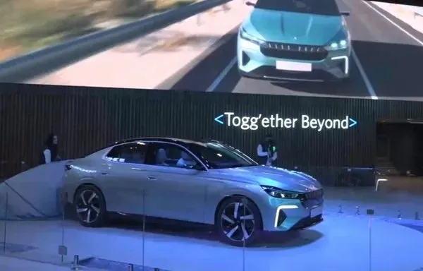 togg-yeni-sedan-modeli-fiyat-listesi-togg-son-sedan-modeli-ozellikleri-neler-ne-zaman-satisa-cikacak-t10s-togg-1704828593250.jpeg