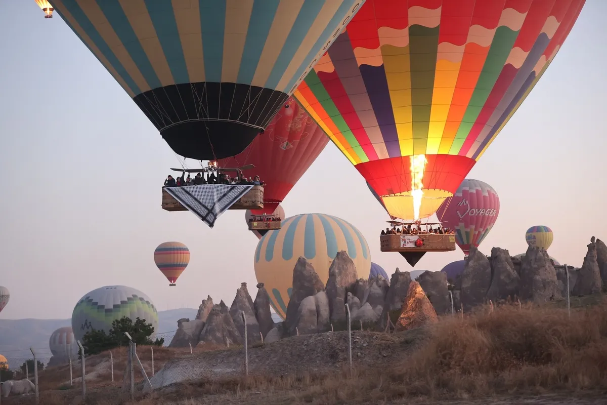 Kapadokya’da Gazze mesajı! Sıcak hava balonları kefiyelerle gökyüzüne yükseldi-7