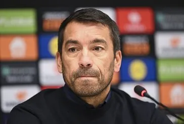 Beşiktaş'tan Giovanni van Bronckhorst kararı! Görevde kalacak mı?