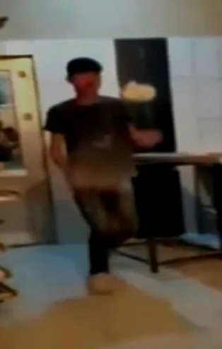 Van Erciş'te ekmek hamuruyla top gibi oynayan gençler büyük tepki çekmişti! Fırın sahibinden infial yaratan görüntü hakkında açıklama!