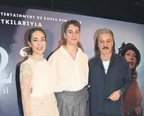 Kardelenler dizisinin başrolü Esra Ronabar ve Barış Falay çiftinin bu kez oğulları sahne aldı!