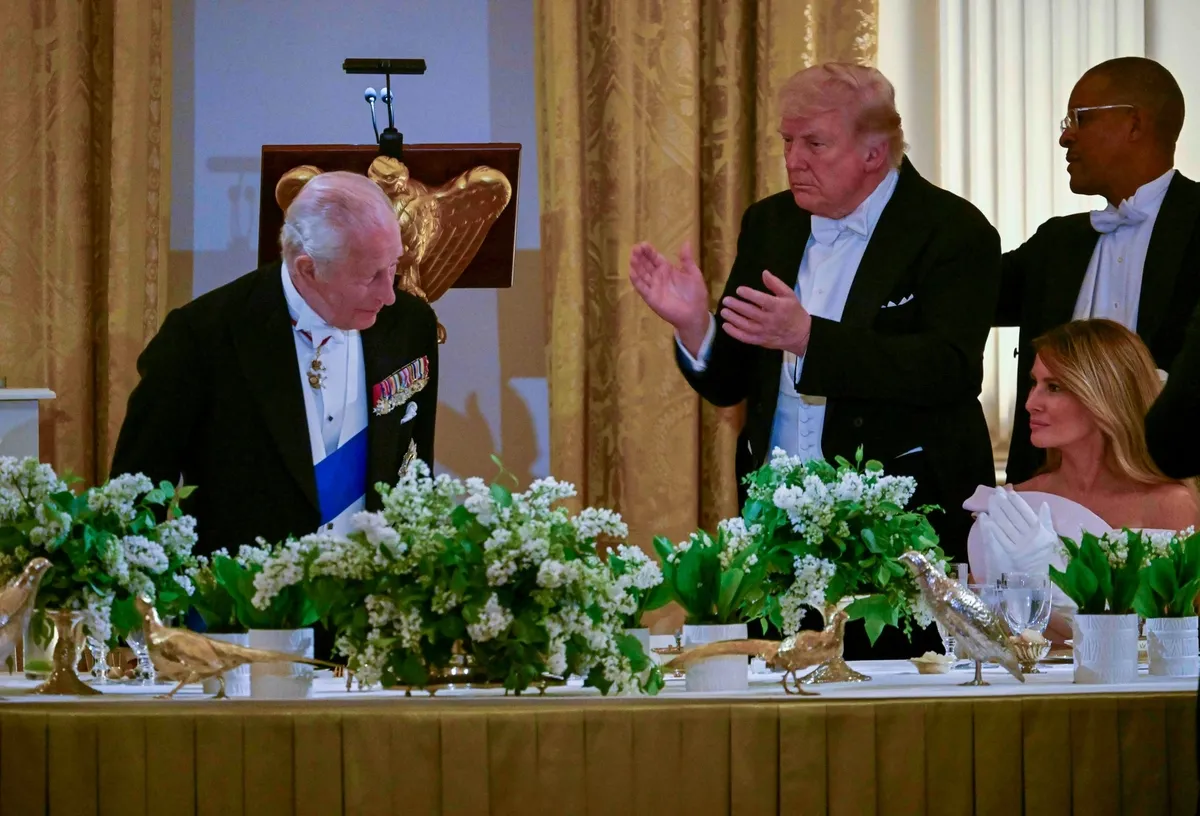 trump-charles-bulusmasi-arilar-sakalar-jeff-bezos-ve-jackie-kennedy-1777457922374.jpeg Kraliyet Ailesi Beyaz Saray'da