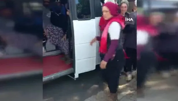 Ekipler saya saya bitiremedi: 14 kişilik minibüsten 33 kişi çıktı