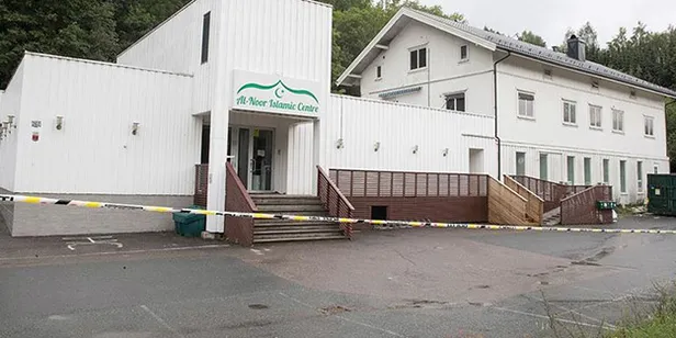 Norveç'teki cami saldırısında inanılmaz detay! 65 yaşındaki adam onlarca kişinin hayatını kurtardı-1