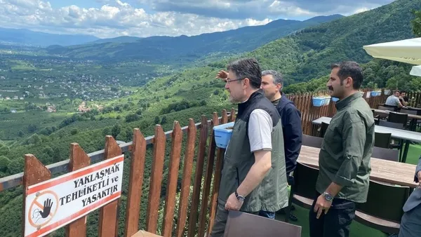 karadeniz-sele-teslim-oldu-dereler-tasti-yollar-gole-dondu-evleri-su-basti-ankara-istanbul-yonu-trafige-kapali-1688994791751.jpg Karadeniz sele teslim oldu: Dereler taştı, yollar göle döndü, evleri su bastı! Ankara-İstanbul yönü trafiğe kapalı... | Zonguldak, Bartın, Bolu son durum-9