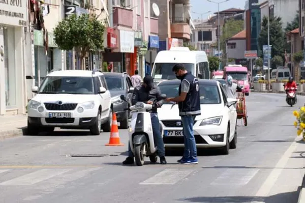 Tam kapanmada merak edilen soru! Bugün nereler açık nereler kapalı? Pazar günü nereler açık? Marketler açık mı?-4