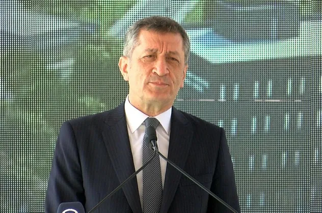 813 bin 400 öğretmen ve eğitim çalışanı için aşı olma imkânı