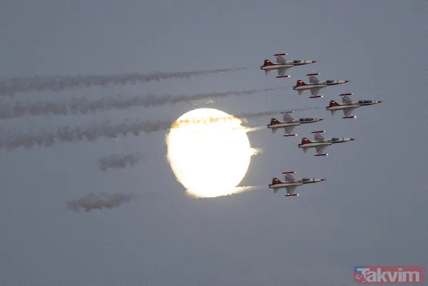 LİDERLER, AÇILIŞ SERENOMİSİNE KATILDI Konya Büyükşehir Stadı'nda düzenlenen açılış seremonisine Cumhurbaşkanı Recep Tayyip Erdoğan, Azerbaycan Cumhurbaşkanı...