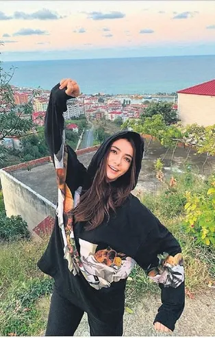 'Sen Anlat Karadeniz' dizisinin yıldızı Öykü Gürman'dan atarlı paylaşım!