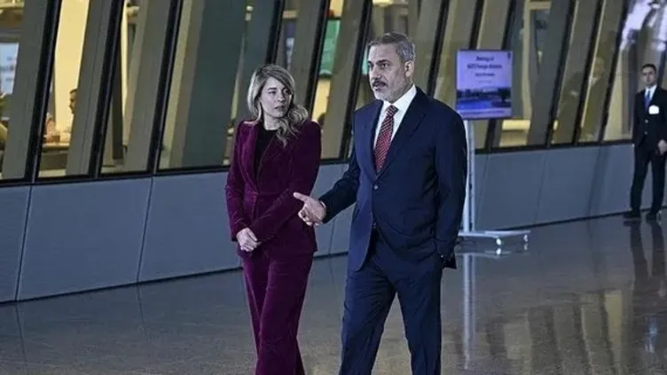 Dışişleri Bakanı Fidan, İngiliz mevkidaşı Cameron ile görüştü