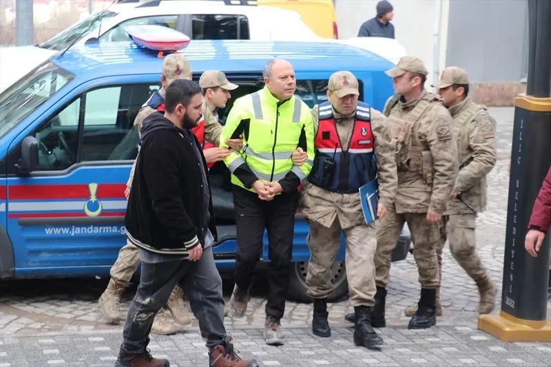 Son dakika: Erzincan İliç'teki toprak kaymasında bilirkişi raporu açıklandı! İşçilerin çektiği o fotoğraflar delil sayıldı! Türkiye müdürü yakalandı-9