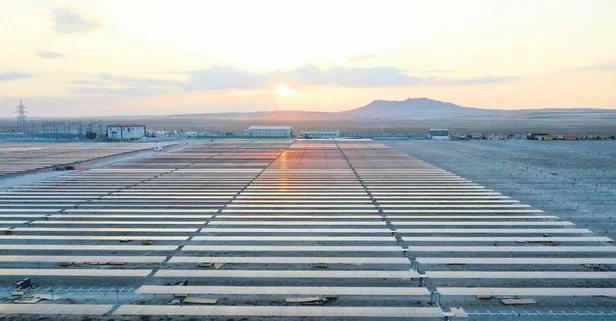 Cemal Kalyoncu: 20 milyon metrekare çölü güneş paneli denizi yaptık