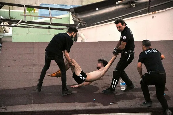 Antalya'da yürekleri ağza getiren olay! 4 katlı apartmanın çatısına çıkıp...-3