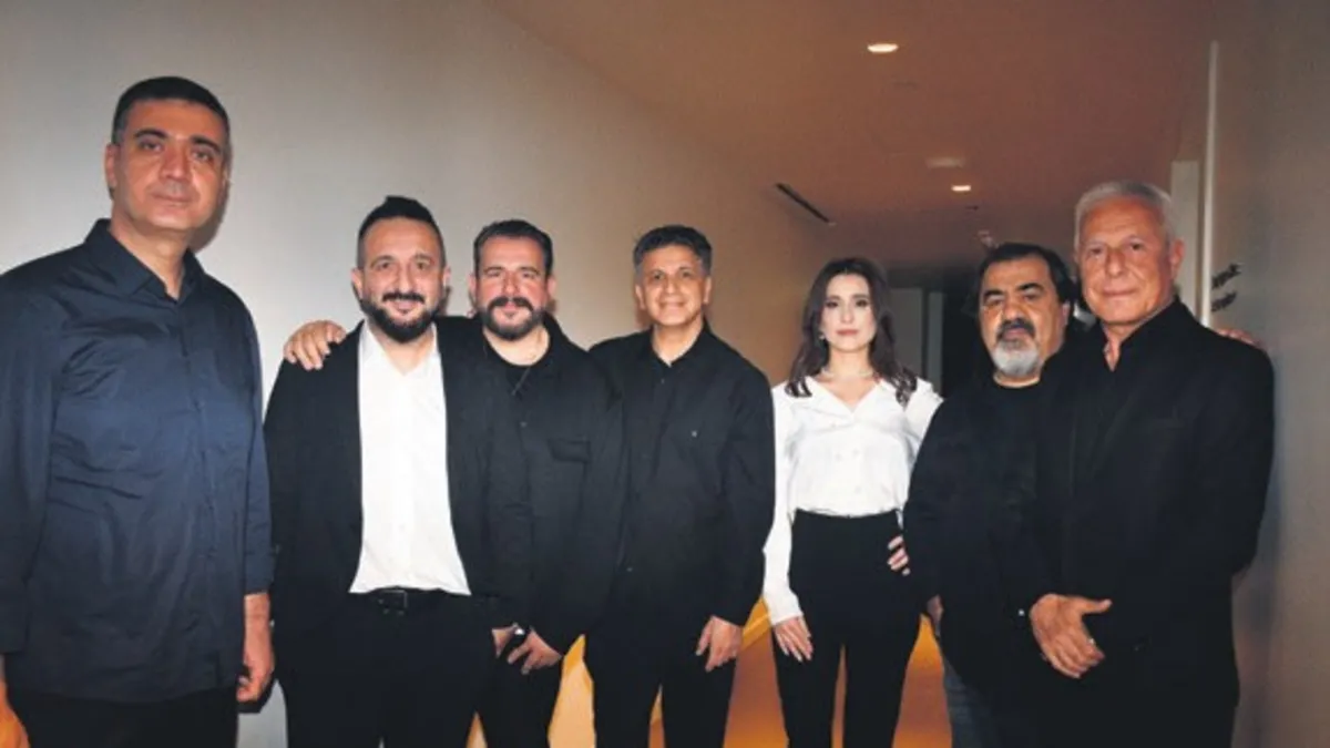 Ahmet Kaya, AKM’de dostlarıyla anıldı