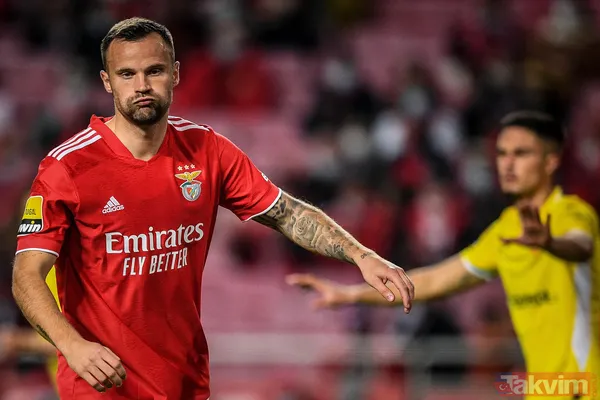 Galatasaray Seferovic ile anlaştı! Oyuncu İstanbul'a geliyor - 10