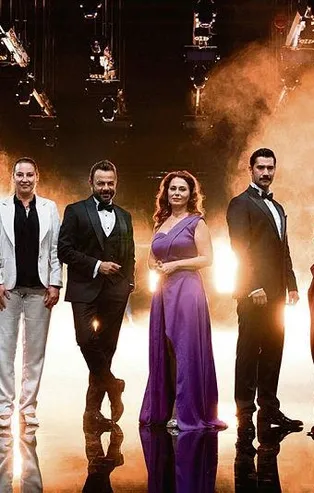 Bir Zamanlar Çukurova'nın yıldızları Kerem Alışık ve Furkan Palalı'dan 'Geliyoruz' pozu