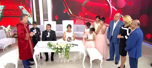 Müge Anlı, kimliksiz aileyi evlendirdi!
