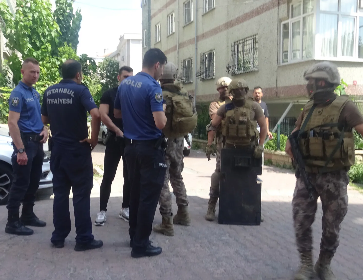 Avcılar’da korku dolu anlar: Rehine krizine müdahale!