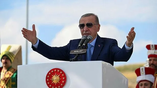 Mühür 1071 hedef 2071! Başkan Erdoğan şanlı zaferin 953. yıl dönümünde Malazgirtte önemli açıklamalar