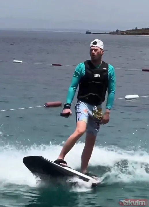 Kıvanç Tatlıtuğ'un sörf yaptığı anlar olay oldu! "Su üstünde bile karizma" | Her bir karesi hayran bıraktı... - 6