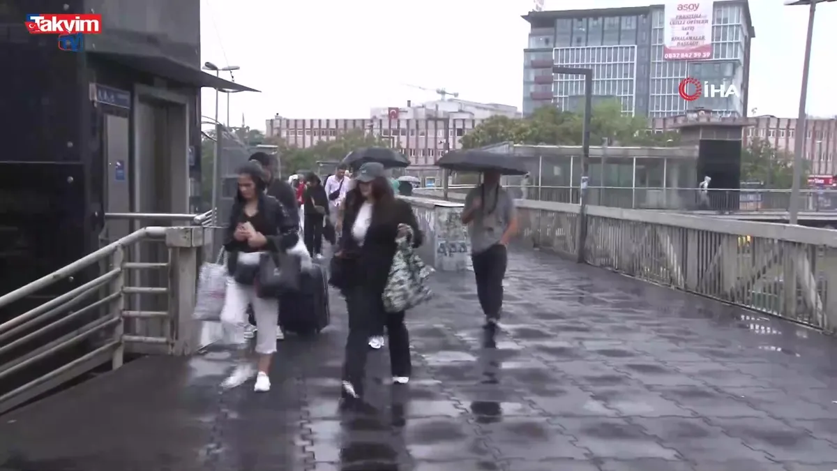 İstanbul’da yağmur etkili oluyor