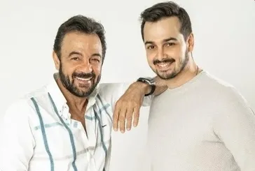 Bir Zamanlar Çukurova’nın Fekeli’si Kerem Alışık’ın oğlu Sadri Alışık gönlünü bakın kime kaptırdı! Yeni sevgilisi de oyuncu çıktı!