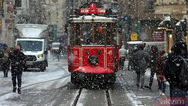 Meteorolojiden Gelen Son Verilere Göre İstanbul'da Kış Etkisini Hissettirmeye Devam Ediyor. Kent Genelinde Çok Bulutlu Bir Hava Hakim Olurken, Yüksek Kesimlerde...