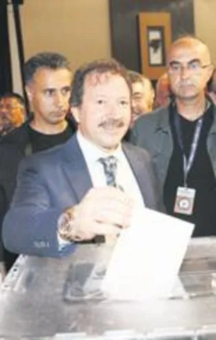 A.Gücü’nde Yiğiner yeniden başkan seçildi