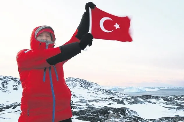 Küresel hareket! Grönland’da kışın dalış yapan ilk ekip oldular...