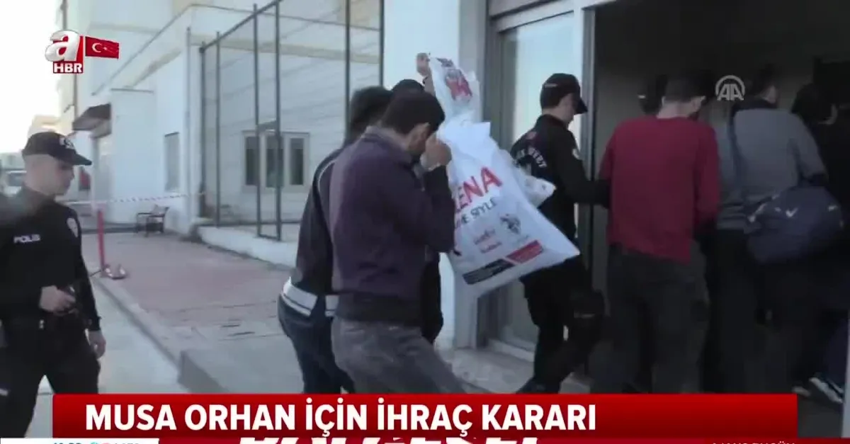 Musa Orhan ihraç edildi