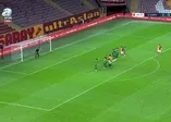 Galatasaray - Darıca Gençlerbirliği maçında Belhanda ile Emre Akbaba arasında frikik gerginliği! | İZLE