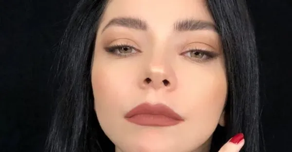 Merve Boluğur asla boş durmuyor bu kez de sarışın oldu çıktı! Son halini görenler gözlerine inanamadı