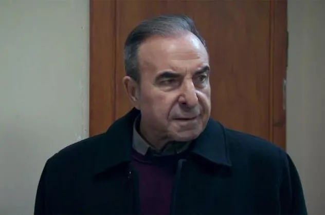 Arka Sokaklar'ın Rıza Baba'sı bu sefer karakolluk olan taraf oldu! Bir anda bağırıp çağırında soluğu polis merkezinde aldı