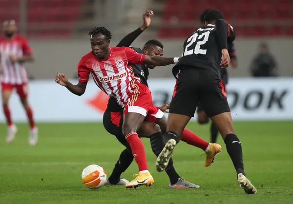 fenerbahceye-flas-transfer-iddiasi-eski-galatasarayli-geliyor-1655025096838.jpg Fenerbahçe'ye flaş transfer iddiası! Eski Galatasaraylı geliyor...-3