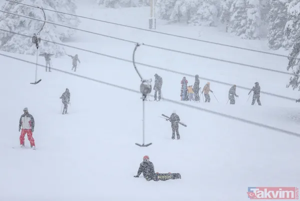 Uludağ'da kayak sezonu açıldı! Yerli ve yabancı turistlerin keyifli anları - 16