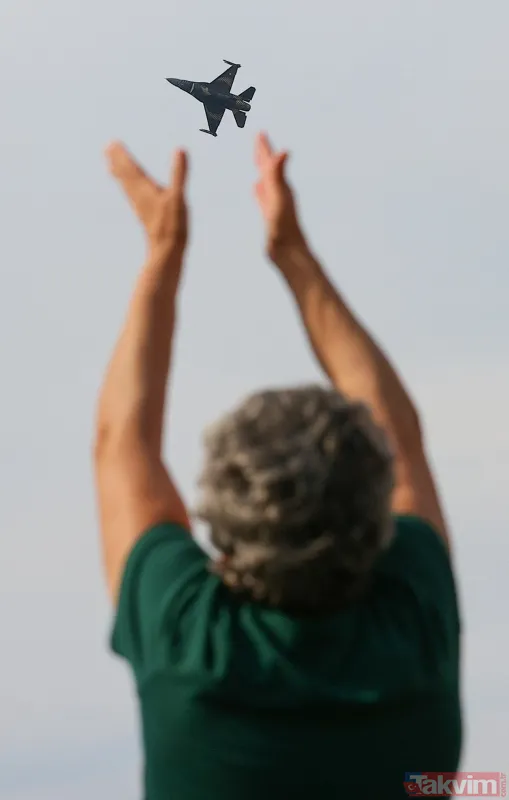 Heyecan veren gösteri! SOLOTÜRK nefes kesti - 26