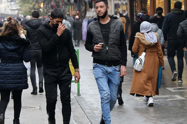 Gaziantep'te yeni koronavirüs kararı!  4 metrekareye 1 kişi düşecek şekilde düzenleme yapıldı