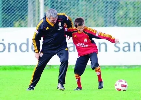 G.Saray için bomba iddia! Baba-oğul geliyorlar-3