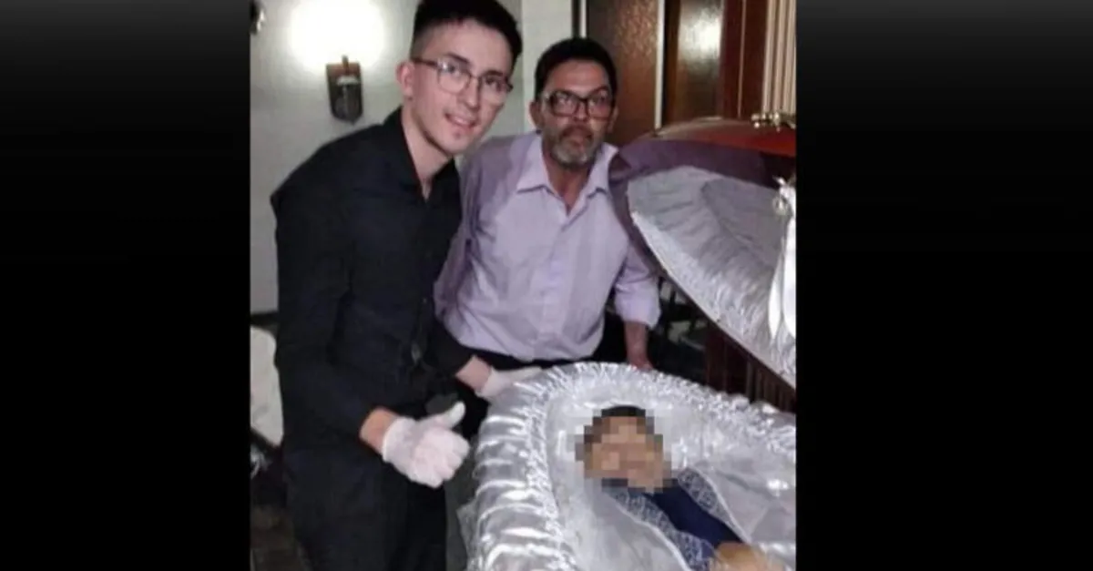 Bu kafa neyin kafası! Maradona’nın tabutunu açıp fotoğraf çektirdiler... Arjantin’i çalkalayan kare