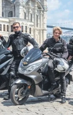 Motosiklet sürücüleri artık yolcu taşıyor