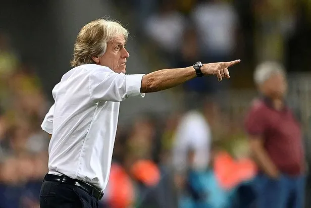 ‘Profesör’ manşetlerde! Jorge Jesus'un hareketi Portekiz basınında gündem oldu-5