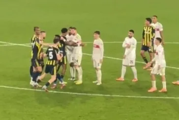 Fenerbahçe - Stuttgart maçı sonunda arbede!