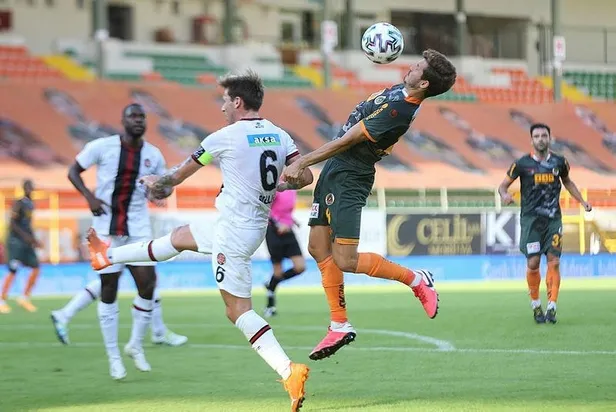 aytemiz-alanyaspor-2-0-fatih-karagumruk-mac-sonucu-1603639197407.jpeg