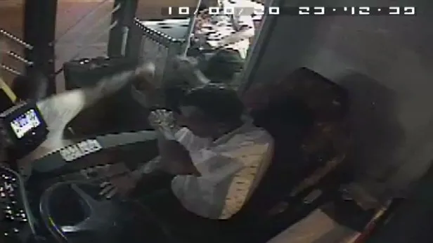 Halk otobüsünde dehşet anları... Maganda kurşunuyla vuruldu-2