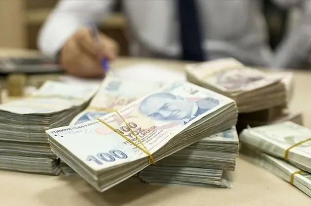 Emeklinin zamlı maaşı yarın hesapta olacak