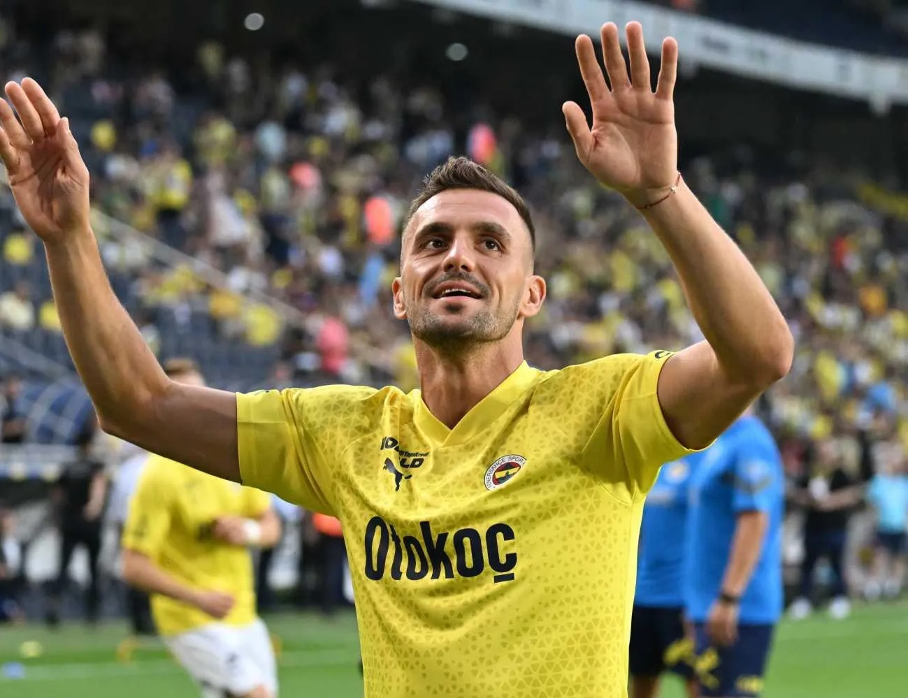 Tadic sevgisi sınır tanımıyor