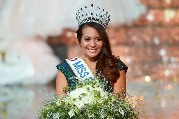Sarı Yelekliler şimdi de 'Miss France 2018'i hedef seçti!-1