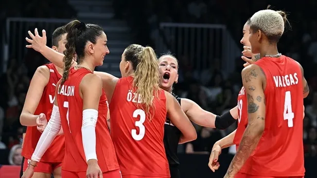 turkiye-voleybol-rakibi-kim-oldu-a-milli-kadin-voleybol-takimi-filenin-sultanlari-final-maci-ne-zaman-saat-kac-1693593401260.jpg Türkiye voleybol rakibi kim oldu? A Milli Kadın Voleybol Takımı Filenin Sultanları final maçı ne zaman, saat kaçta?-3