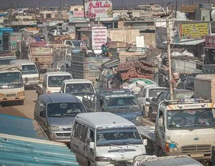 90 bin sivil daha Türkiye sınırında